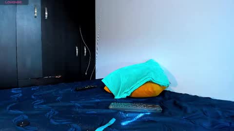 Snapshot of raydevil_ chatting on 03/02/25, 03:05 Rayn online show from 03/02/25, 03:05