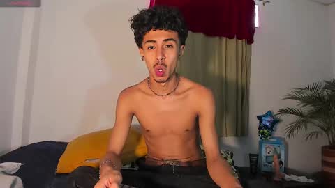 Snapshot of raydevil_ chatting on 03/03/25, 09:48 Rayn online show from 03/03/25, 09:48