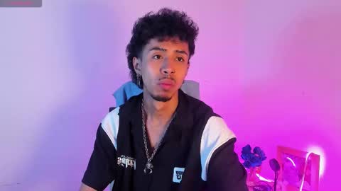 Snapshot of raydevil_ chatting on 02/17/26, 06:43 Rayn online show from 02/17/26, 06:43