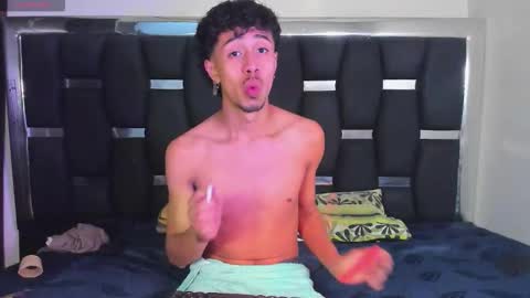 Snapshot of raydevil_ chatting on 02/27/26, 10:32 Rayn online show from 02/27/26, 10:32