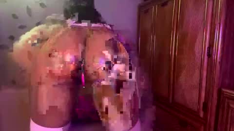 Snapshot of rayemillian chatting on 06/07/26, 06:33 Raye Millian online show from 06/07/26, 06:33