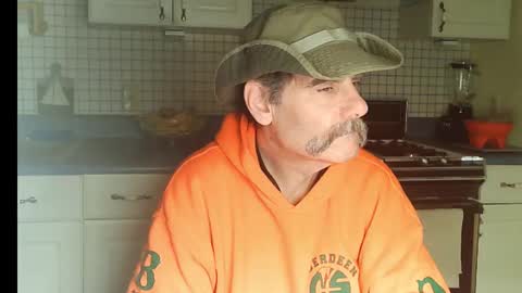 Snapshot of raylene4u2 chatting on 02/09/26, 05:00 Ray online show from 02/09/26, 05:00