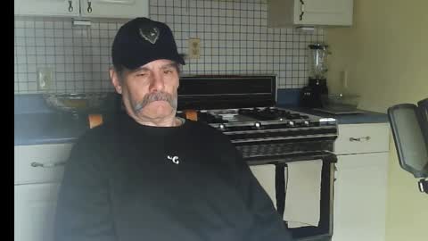 Snapshot of raylene4u2 chatting on 02/13/26, 09:05 Ray online show from 02/13/26, 09:05
