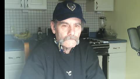 Snapshot of raylene4u2 chatting on 02/22/26, 06:02 Ray online show from 02/22/26, 06:02