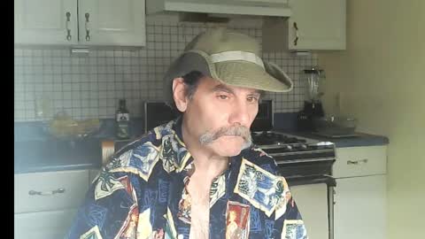 Snapshot of raylene4u2 chatting on 03/04/26, 07:58 Ray online show from 03/04/26, 07:58