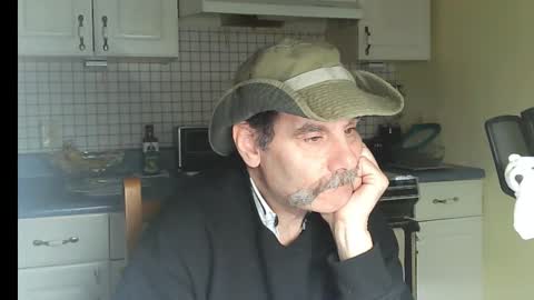 Snapshot of raylene4u2 chatting on 03/07/26, 09:06 Ray online show from 03/07/26, 09:06