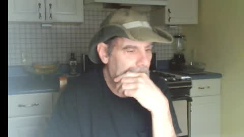Snapshot of raylene4u2 chatting on 03/17/26, 10:07 Ray online show from 03/17/26, 10:07