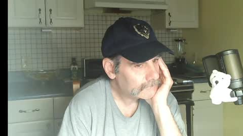 Snapshot of raylene4u2 chatting on 04/01/26, 07:09 Ray online show from 04/01/26, 07:09