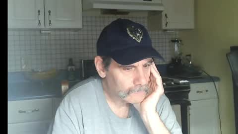Snapshot of raylene4u2 chatting on 04/06/26, 07:42 Ray online show from 04/06/26, 07:42