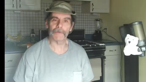 Snapshot of raylene4u2 chatting on 04/14/26, 08:53 Ray online show from 04/14/26, 08:53
