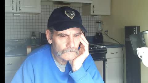 Snapshot of raylene4u2 chatting on 04/20/26, 09:01 Ray online show from 04/20/26, 09:01