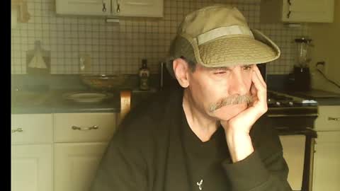 Snapshot of raylene4u2 chatting on 05/03/26, 05:46 Ray online show from 05/03/26, 05:46