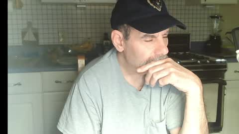 Snapshot of raylene4u2 chatting on 05/07/26, 08:20 Ray online show from 05/07/26, 08:20