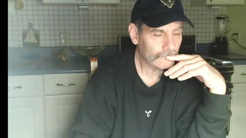 Snapshot of raylene4u2 chatting on 05/12/26, 08:33 Ray online show from 05/12/26, 08:33