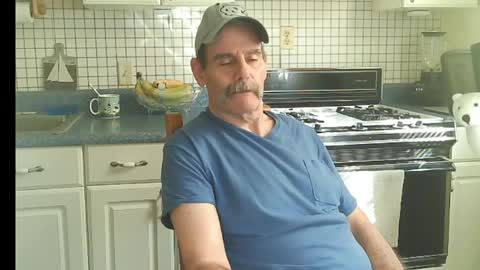 Snapshot of raylene4u2 chatting on 05/16/26, 07:56 Ray online show from 05/16/26, 07:56