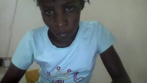 Snapshot of raylucia chatting on 04/19/26, 06:10 ray online show from 04/19/26, 06:10
