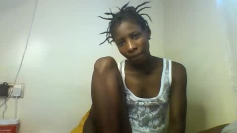 Snapshot of raylucia chatting on 04/22/26, 03:02 ray online show from 04/22/26, 03:02