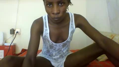 Snapshot of raylucia chatting on 04/27/26, 03:04 ray online show from 04/27/26, 03:04