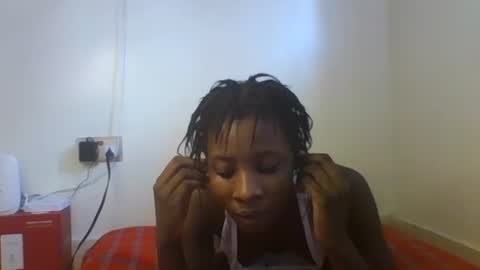 Snapshot of raylucia chatting on 05/16/26, 10:36 ray online show from 05/16/26, 10:36