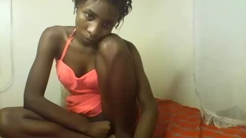 Snapshot of raylucia chatting on 05/20/26, 03:13 ray online show from 05/20/26, 03:13