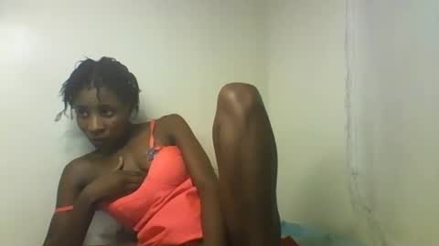 Snapshot of raylucia chatting on 05/28/26, 05:32 ray online show from 05/28/26, 05:32