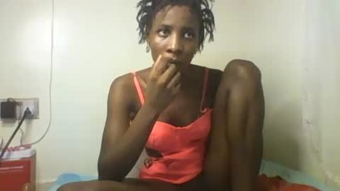 Snapshot of raylucia chatting on 05/30/26, 06:05 ray online show from 05/30/26, 06:05
