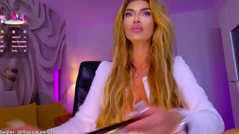 raysalexis19 online show from 09/30/25, 11:59