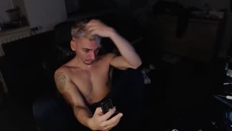 Rayzel online show from 12/20/25, 11:23