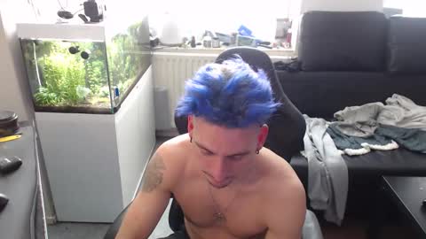 Rayzel online show from 01/08/26, 01:02