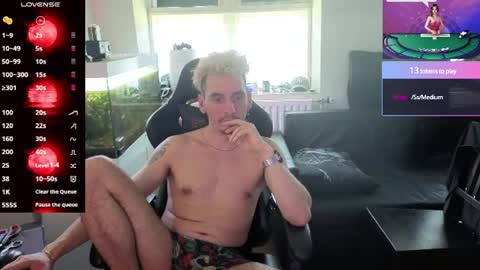 Rayzel online show from 06/22/26, 12:02