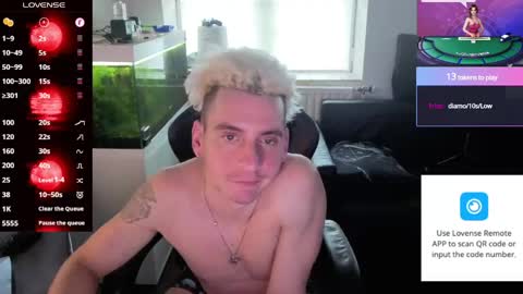 Snapshot of rayzel_white chatting on 05/23/26, 05:50 Rayzel White online show from 05/23/26, 05:50