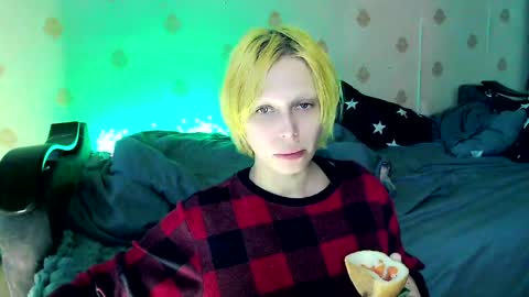  Yrriel Strife Candy-Demon Caveboy mr. Cringe   online show from 04/19/26, 06:56