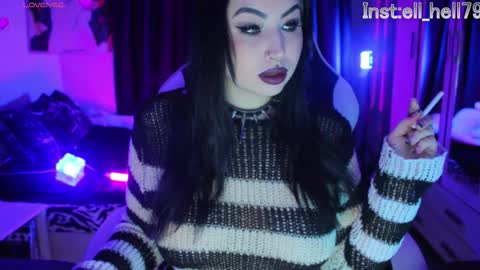 Snapshot of razor_claw chatting on 01/12/26, 07:19 My kittensIm on vacation until July 25th. You can join the fan club free content online show from 01/12/26, 07:19