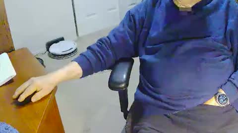 Snapshot of rb69er chatting on 05/07/26, 06:57 rb69er online show from 05/07/26, 06:57
