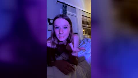 Snapshot of reaganguin chatting on 05/13/26, 04:43 reaganguin online show from 05/13/26, 04:43