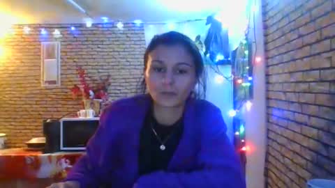 Snapshot of real_coupl3 chatting on 01/06/26, 08:01 real_coupl3 online show from 01/06/26, 08:01