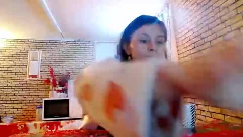 Snapshot of real_coupl3 chatting on 01/12/26, 09:20 real_coupl3 online show from 01/12/26, 09:20