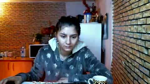 Snapshot of real_coupl3 chatting on 02/18/26, 04:19 real_coupl3 online show from 02/18/26, 04:19