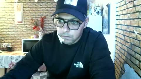 Snapshot of real_coupl3 chatting on 04/29/26, 08:29 real_coupl3 online show from 04/29/26, 08:29