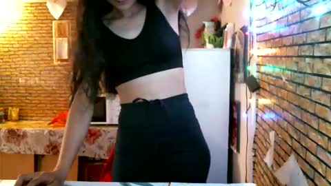 Snapshot of real_coupl3 chatting on 05/07/26, 05:57 real_coupl3 online show from 05/07/26, 05:57