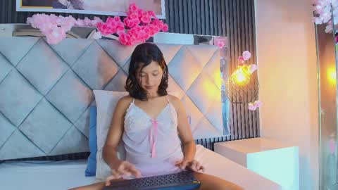 Snapshot of real_doncella_pussy chatting on 04/23/26, 08:55 DONCELLA online show from 04/23/26, 08:55