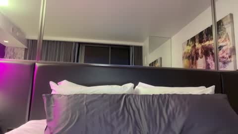 Snapshot of realjadebri chatting on 12/16/24, 01:10 Jade online show from 12/16/24, 01:10