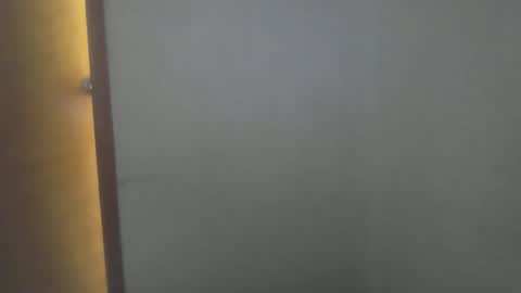 Snapshot of realmenol24k chatting on 12/18/25, 06:25 SexyFlacko online show from 12/18/25, 06:25