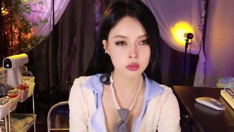 Snapshot of reaowna___ chatting on 11/11/25, 02:50 reaowna___ online show from 11/11/25, 02:50