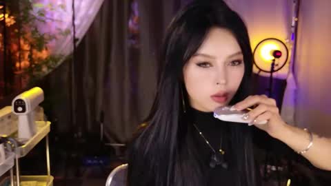 Snapshot of reaowna___ chatting on 11/13/25, 02:38 reaowna___ online show from 11/13/25, 02:38