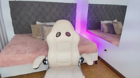 I invite you to my birthday on November 3th  online show from 01/17/25, 03:23