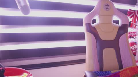 Rebeca  online show from 12/17/25, 12:55