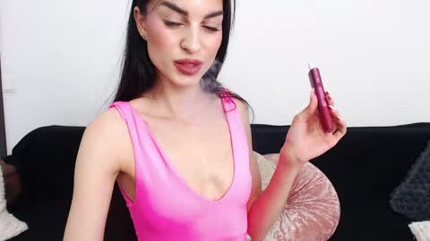Snapshot of rebecamur chatting on 05/12/26, 12:57 rebecamur online show from 05/12/26, 12:57