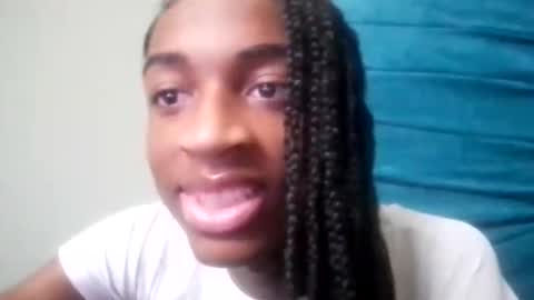 Tu mami Rebecca online show from 05/05/26, 04:59