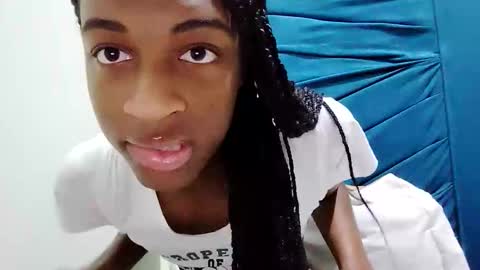 Tu mami Rebecca online show from 05/11/26, 03:12